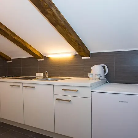 Apartman Mia *