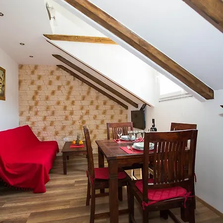 Apartman Mia *